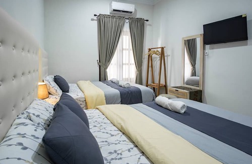 Pogung Lor Villa | Bisma Balcony Homestay