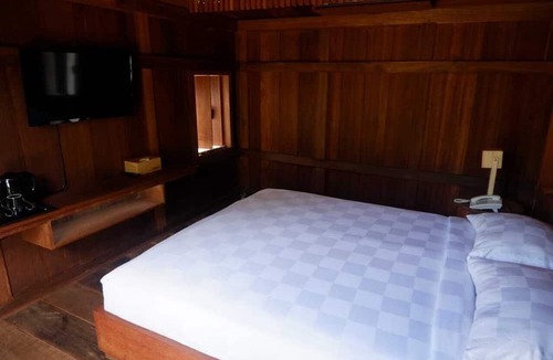 West Tulangbawang Hotel | Berugo Cottage