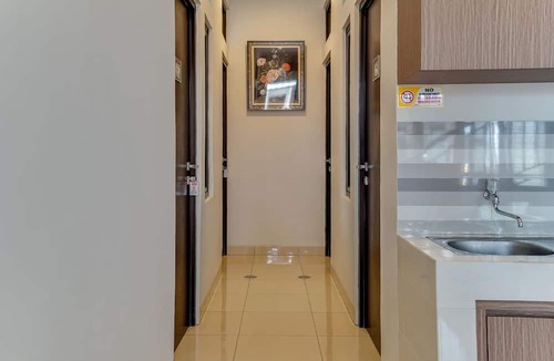Karawang Hotel | OYO Life 90211 I-sidji Inn