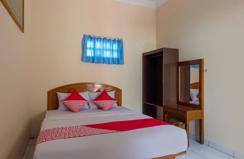 Cilacap Hotel | OYO 3024 Hotel Kebon Manis