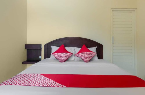 Cilacap Hotel | OYO 3024 Hotel Kebon Manis