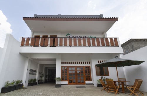 Kalangbret Hotel | Hotel O Forrest’inn