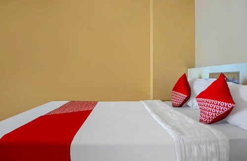 Depok Hotel | OYO 92292 Nadjla Property Cibubur Village