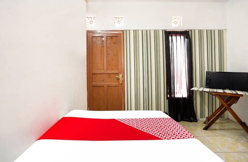 Pasuruan Hotel | OYO 91827 Tutus Homestay Syariah
