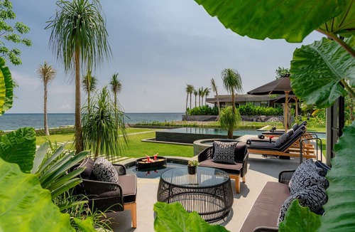 Lovina Villa | Sea View Pool House