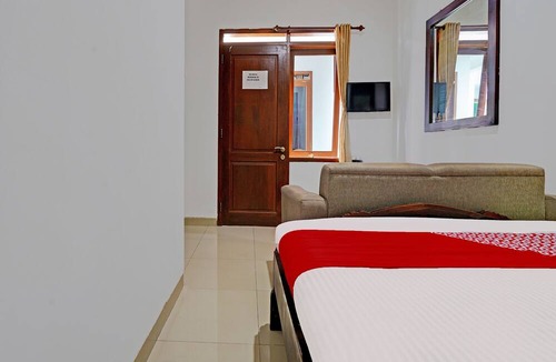 Cigudeg Hotel | OYO 92249 Wisma Rina Rini Tegalega Park