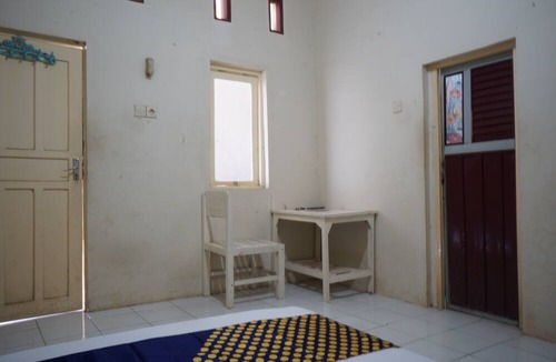 Genteng Hotel | Hotel O Hunian 99