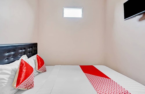 Kediri Hotel | OYO 90234 Dhoho Family Guest House