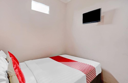 Kediri Hotel | OYO 90234 Dhoho Family Guest House