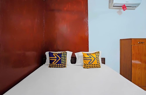 Gubeng Hotel | OYO Life 92651 Meir E-homestay Syariah
