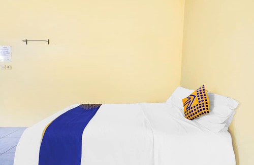 Sumedang Hotel | OYO Life 90701 Kost Syariah Deris