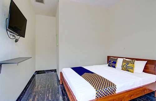 Karanganyar House | SPOT ON 91709 Aster Hotel Syariah