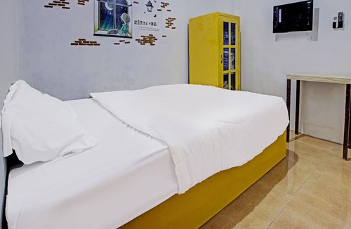West Cirebon House | Hotel O Kedai Cinta Guest House