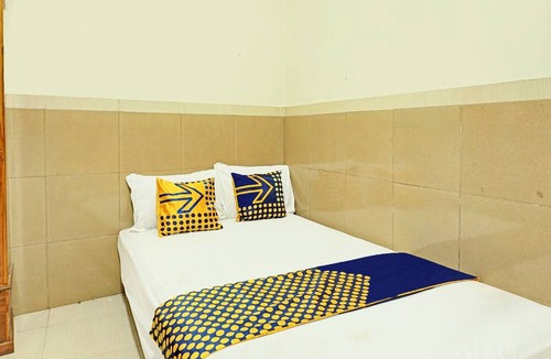 Kediri Hotel | OYO Life 92393 Namimart Syariah 1