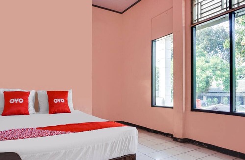 Cikampek House | Hotel O Mutiara Guest House