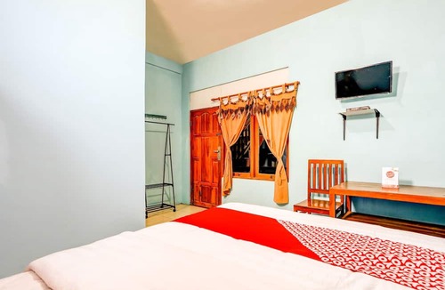 Kretek Hotel | OYO 90051 Guest House Parangtritis
