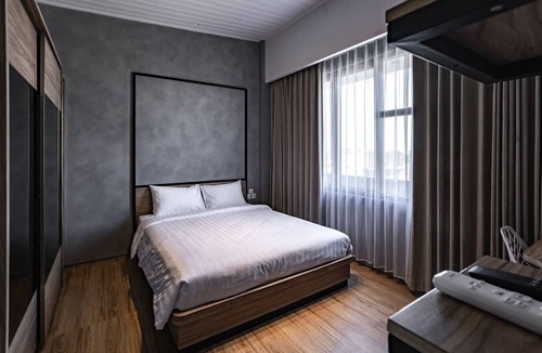 Grogol Hotel | LOA Living Solo Baru