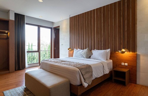 Bandung Villa | Anindya Hill Villa 7 Br Heated Pool and a Billiard