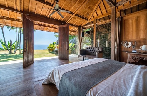 Cempaga House | Palatial Wooden Villa, 4br, Lovina