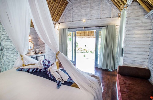 Mushroom Bay Resort | Lembongan Bay Shore Huts
