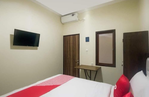 Pondok Aren Hotel | Super OYO 3354 Homia Residence