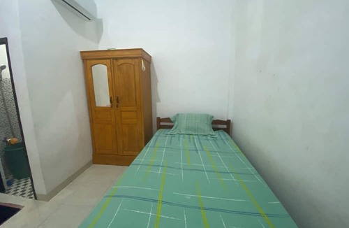 Makassar Hotel | OYO 90111 Almeerah Homestay Syariah
