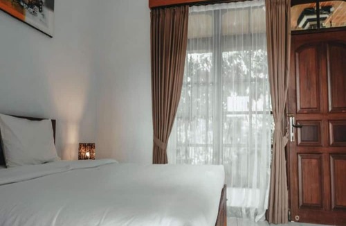 Kediri Hotel | Sekar Arum Riverside Resort in Canggu