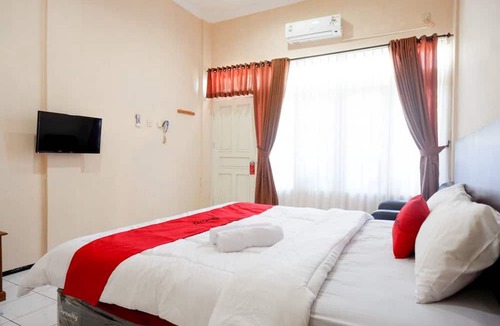 Cilacap House | RedDoorz Plus near Stadion Wijaya Kusuma