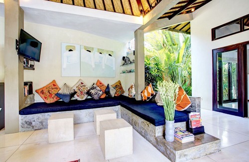 Sunset Road Villa | Elegant, Chic, Slightly Funky Villa - Lush Gardens, Private Pool