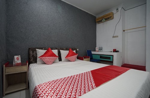 Lubuklinggau Hotel | OYO 1315 Paris Hotel