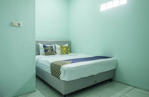 Karawang Hotel | OYO Life 1889 Mbuahpage