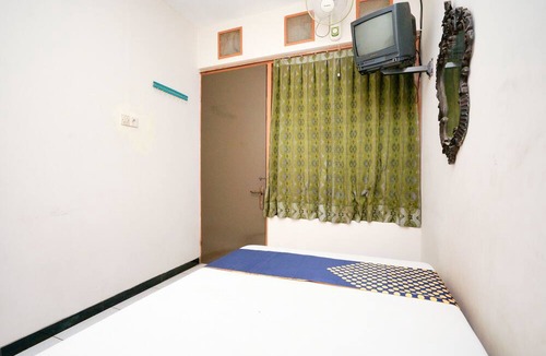 Probolinggo Hotel | OYO Life 2090 Ratna Backpacker Syariah