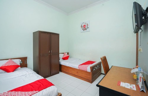 Tuban Sub-District Hotel | OYO 1439 Gang Guest Homestay Syariah