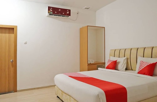 Padang Hotel | Hotel O M Authentic Kost Man