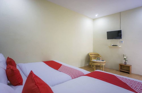 Berastagi Hotel | Super OYO 1696 Sapo Rumbia