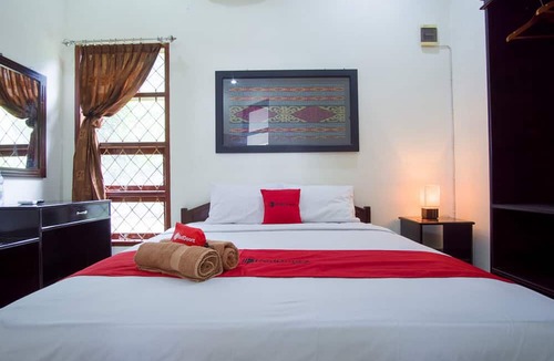 Pulau Maitara House | RedDoorz Syariah near Ngade Lake