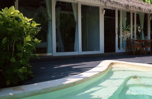 Mushroom Bay Bed & Breakfast | The Shacks at Sandy Bay