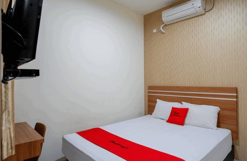 Purwokerto House | RedDoorz near Living Plaza Purwokerto