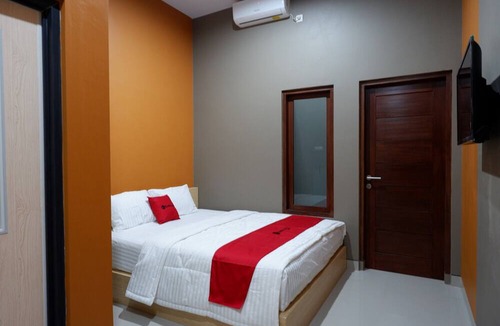 Tegal House | RedDoorz Syariah near Stasiun Tegal