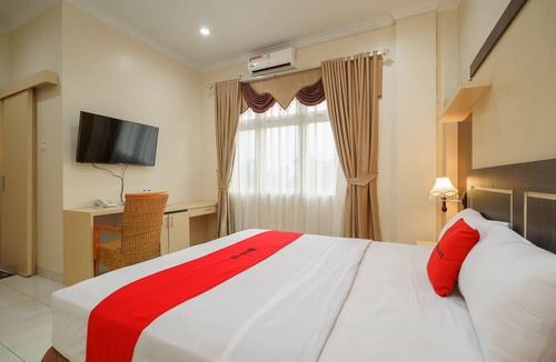 Lubuklinggau Hotel | RedDoorz Plus @ Hotel Sempurna Watervang Lubuk Linggau