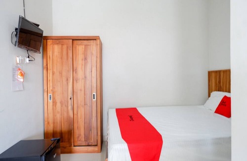 Tegal House | RedDoorz Plus Syariah near Stasiun Tegal 2