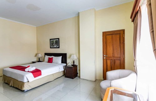 Karanganyar House | RedDoorz Plus near Alun Alun Karanganyar
