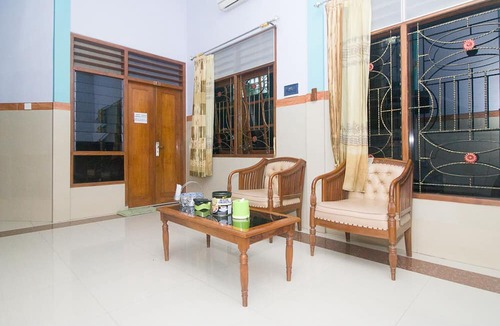 Bojonegoro House | RedDoorz Syariah near Alun Alun Bojonegoro
