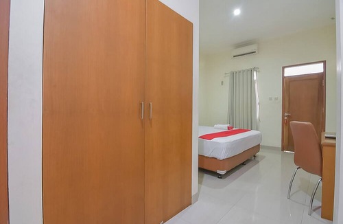 Cileunyi House | RedDoorz near IPDN 2