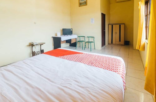 Ambon Hotel | OYO 2269 Hotel Astika