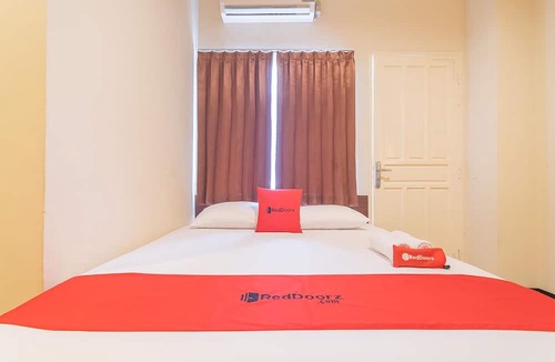 Pontianak House | RedDoorz @ H. Agus Salim Street