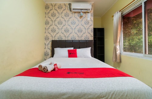 Kemanggisan House | RedDoorz near Tomang 2