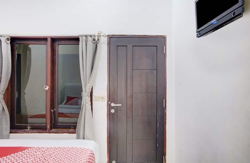 Kupang Hotel | OYO 2965 Silvia Homestay