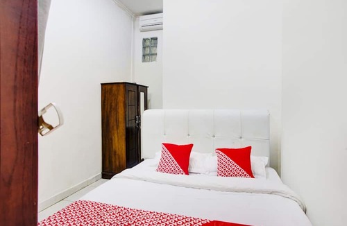 Kupang Hotel | OYO 2965 Silvia Homestay