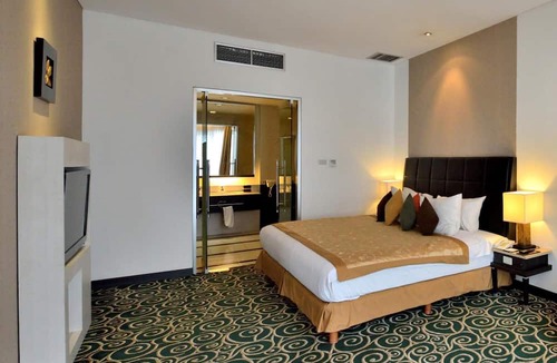 Braga Hotel | Golden Flower Hotel Bandung